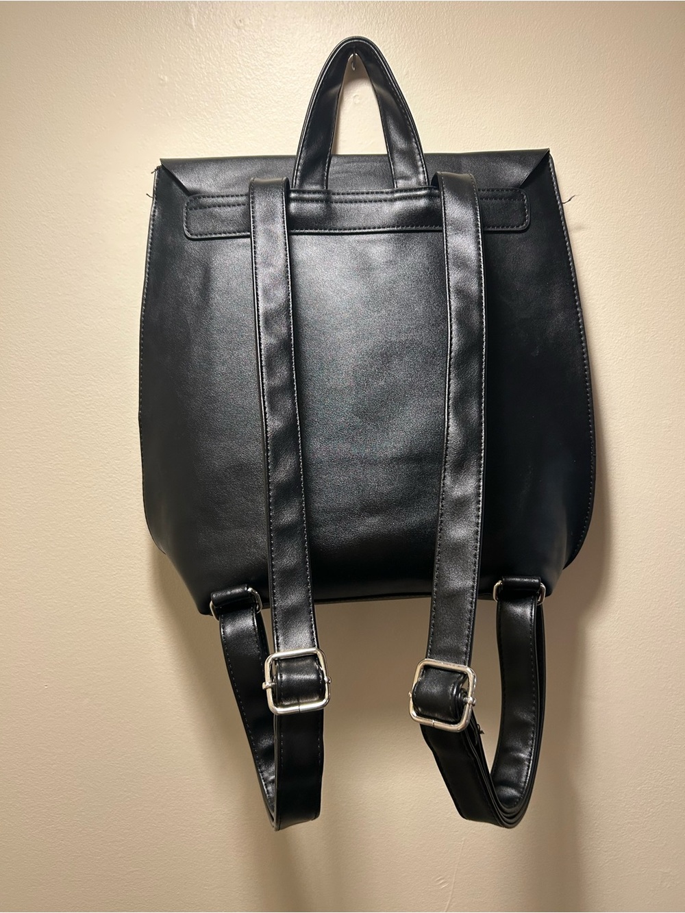 Roots Leather Rucksack Backpack - Picture 5 of 6